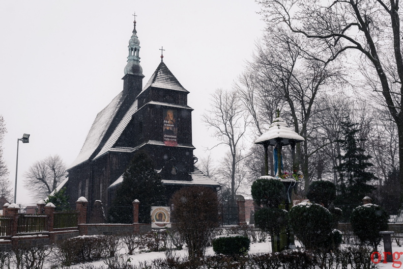 Kościół w Domachowie zimą